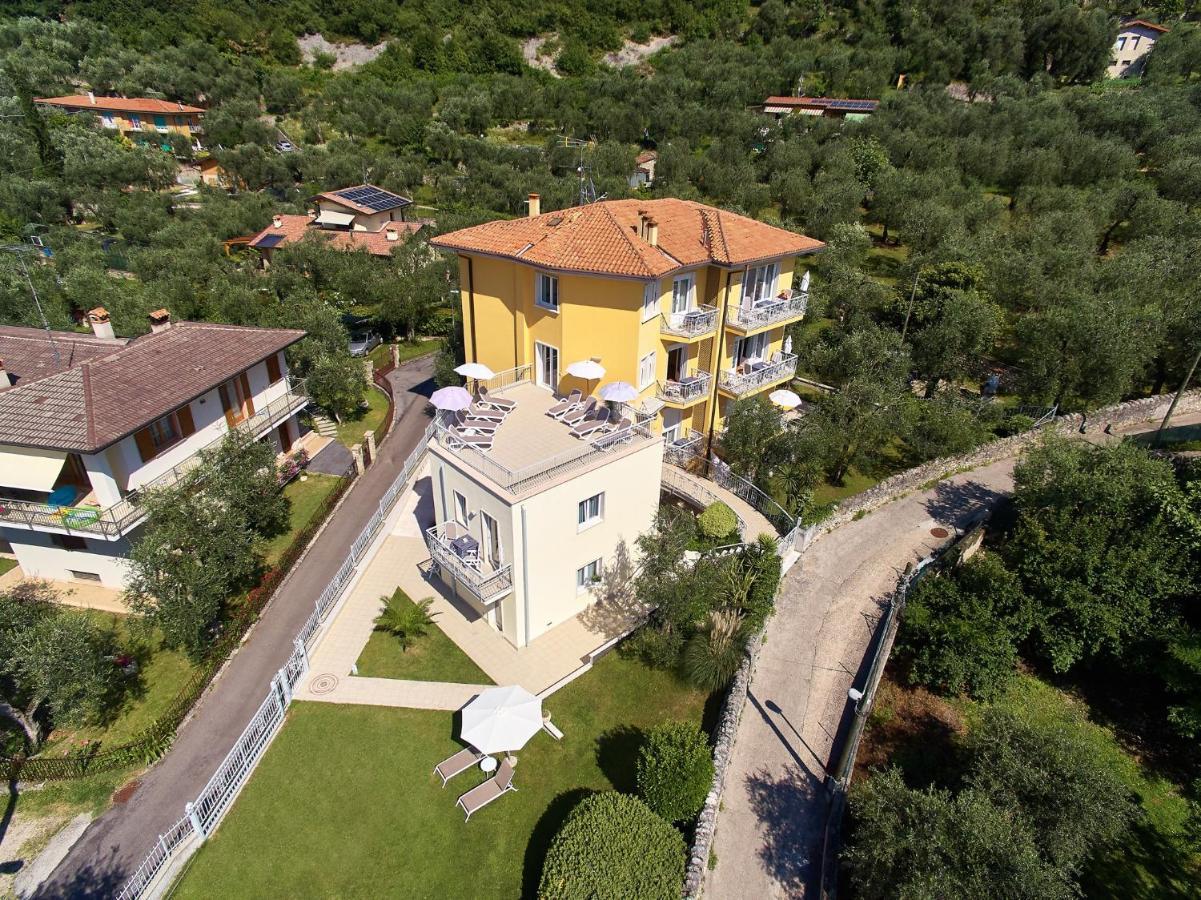La Pervinca Apartments Malcesine Exteriör bild