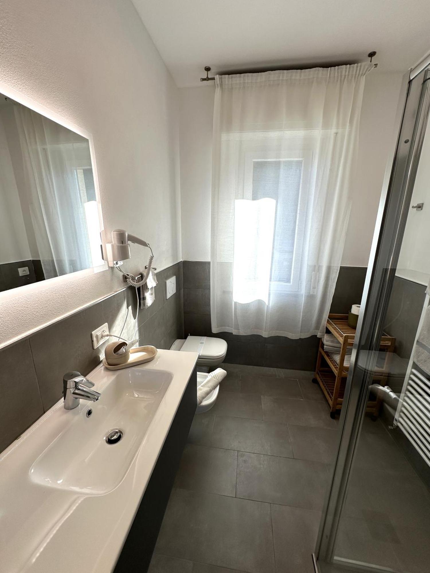 La Pervinca Apartments Malcesine Exteriör bild